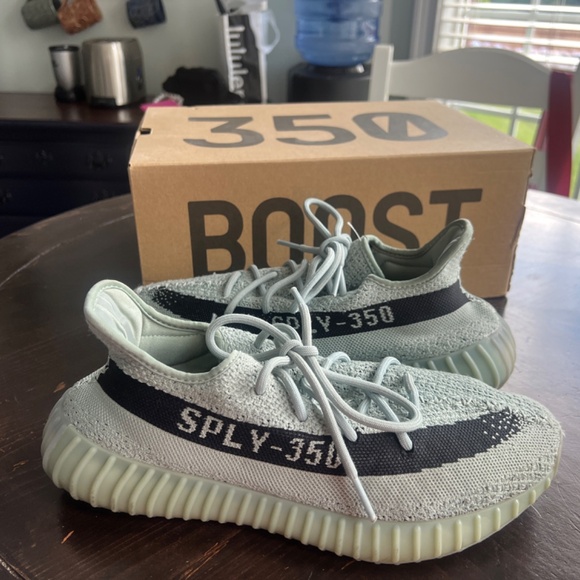 Mens Yeezys 350 V2 Boost salt size 9.5 main image 4